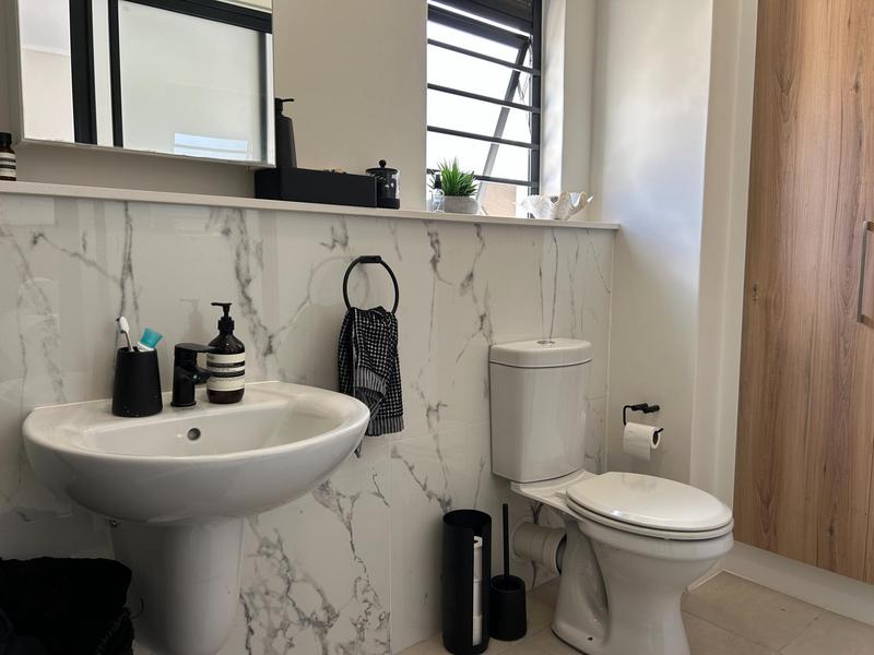 To Let 3 Bedroom Property for Rent in Sandown Western Cape